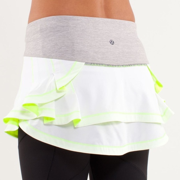 EUC Lululemon Presta Skirt White Metallic Silver Yellow Pleated Athletic Mini 6 - Picture 1 of 8